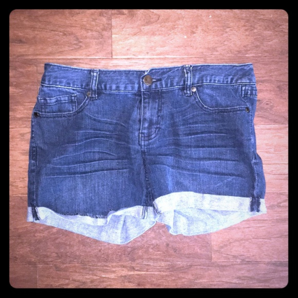 Express denim Shorts size 8 